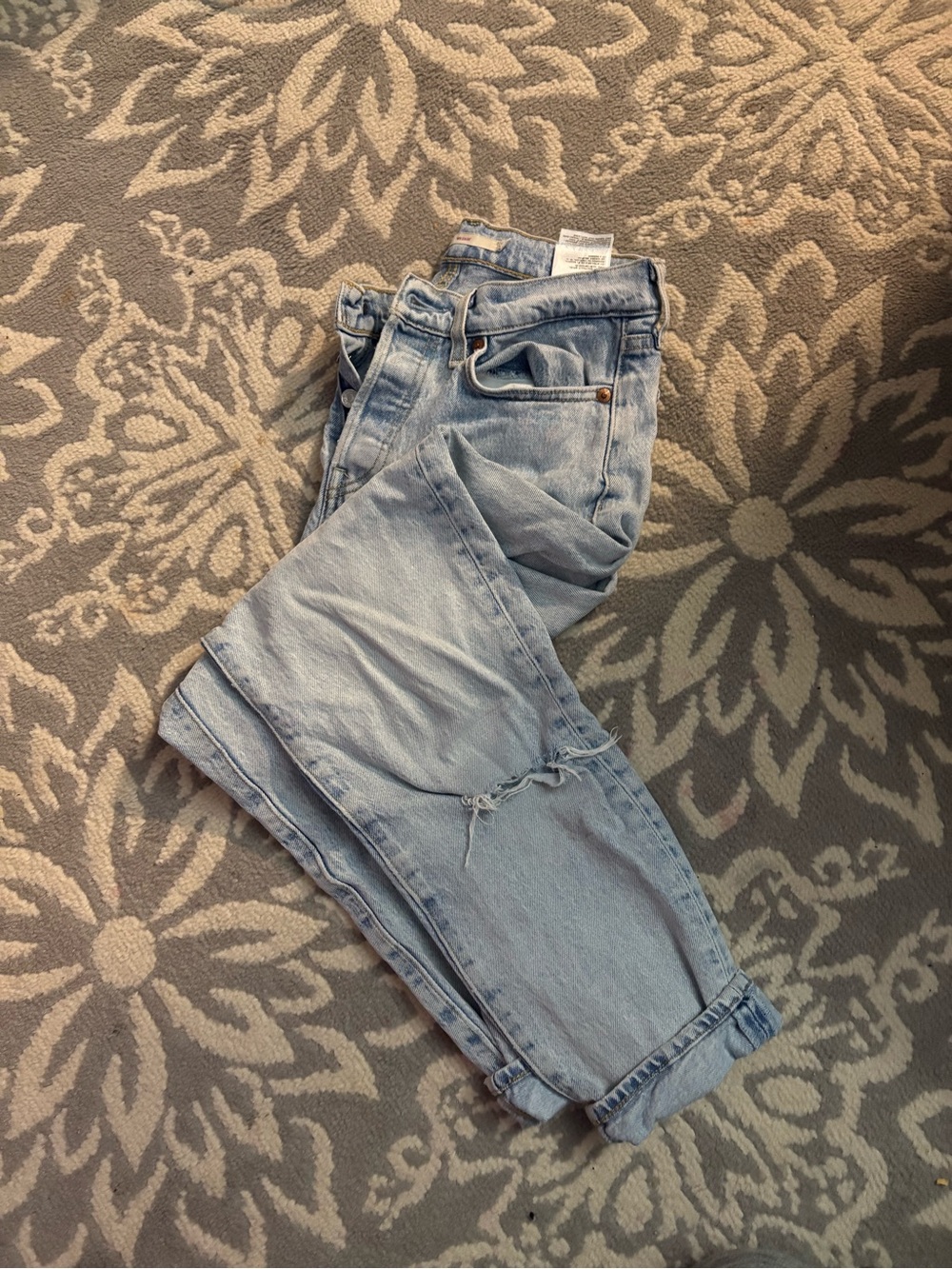 Women’s Levi’s Wedgie Distressed Jeans sz 26